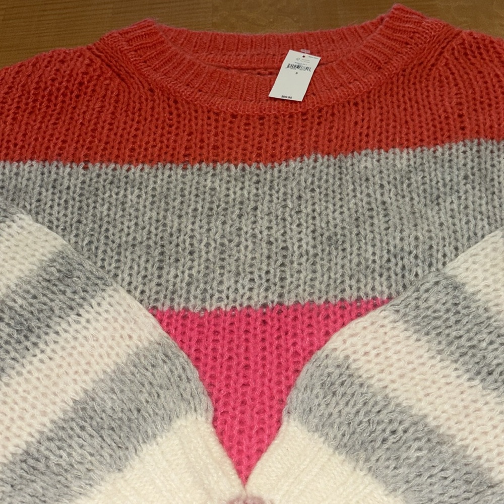 NWT Gap striped sweater-LAST CHANCE
Size small
Donating tomorrow - Picture 7 of 9